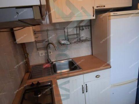 1-komnatnaya-ul-surikova-d-10 фото