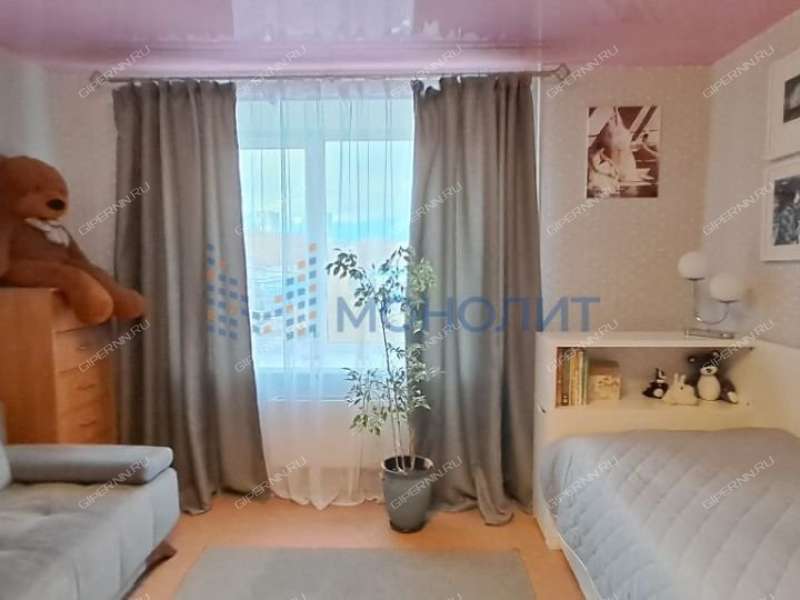 трёхкомнатная квартира на Вятской улице дом 9