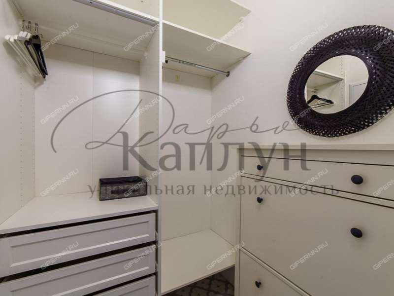 четырёхкомнатная квартира на улице Максима Горького дом 43