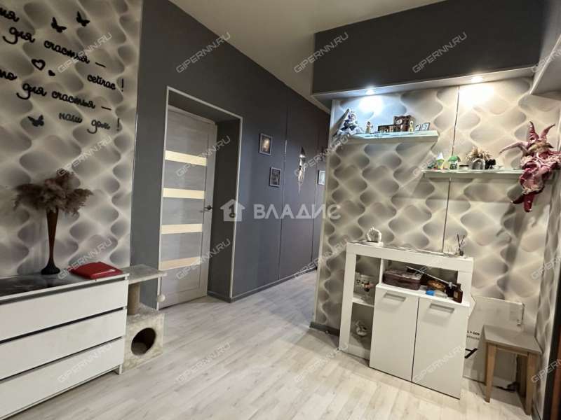 трёхкомнатная квартира на улице Буревестника дом 14