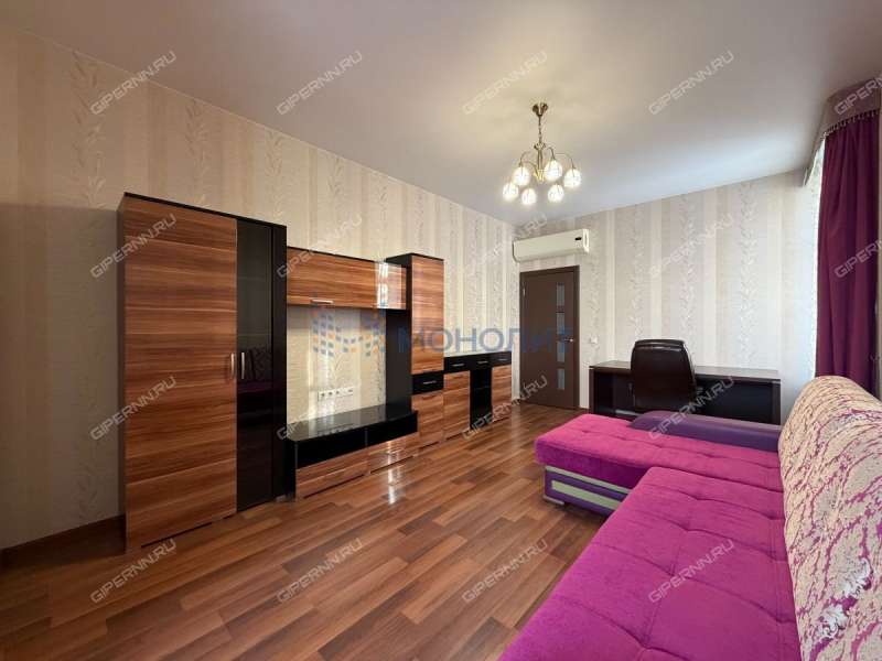 трёхкомнатная квартира на улице Максима Горького дом 77