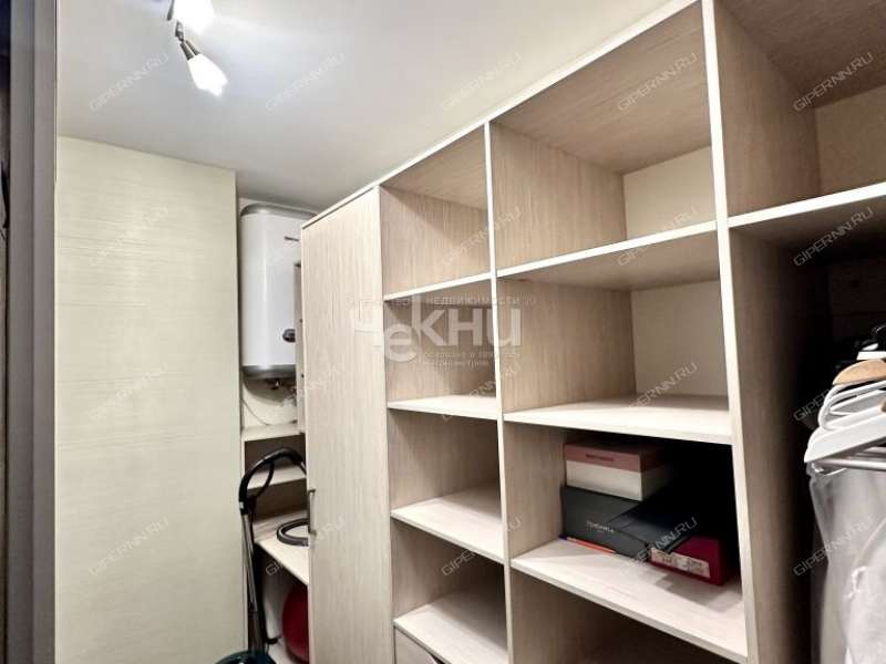 трёхкомнатная квартира на улице Коминтерна дом 139