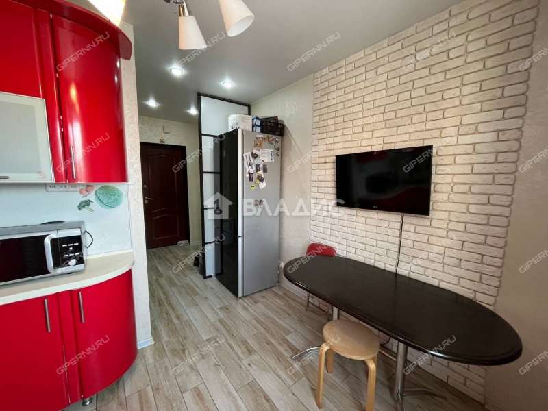 трёхкомнатная квартира на Красноуральской улице дом 3А