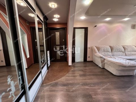 3-komnatnaya-ul-kosmonavta-komarova-d-2-k1 фото