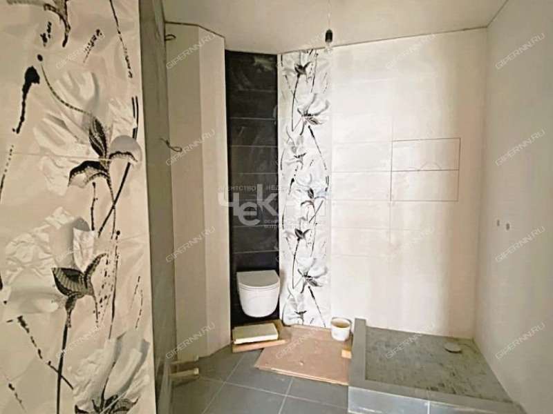 пятикомнатная квартира на улице Композитора Касьянова дом 1