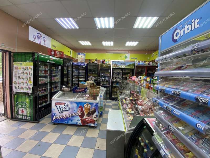 помещение под помещение свободного назначения на улице Октябрьской Революции