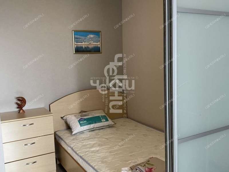 однокомнатная квартира на улице Германа Лопатина дом 8