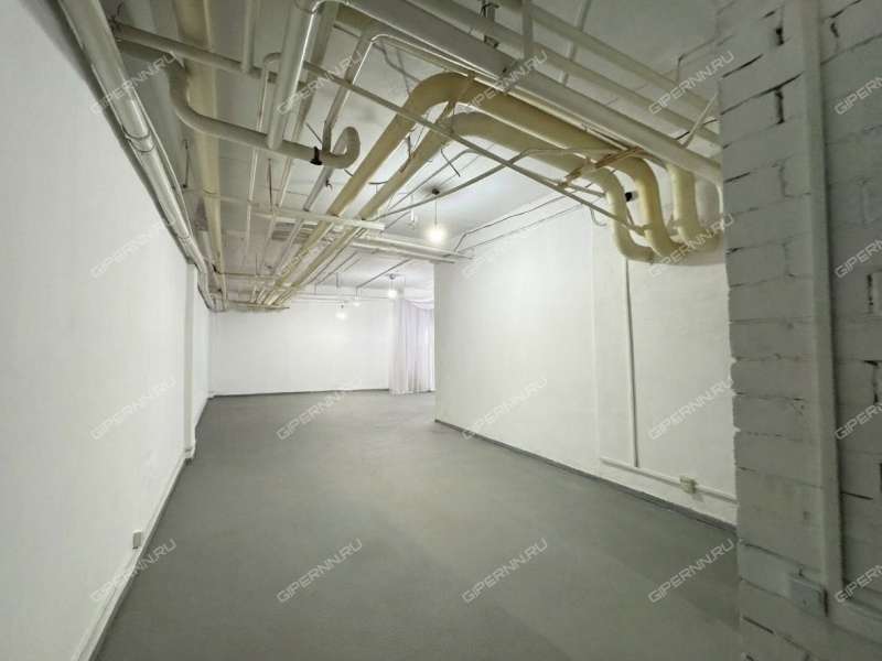 помещение под коммерческую недвижимость на улице Родионова