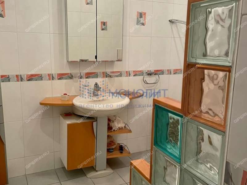 трёхкомнатная квартира на улице Семашко дом 12