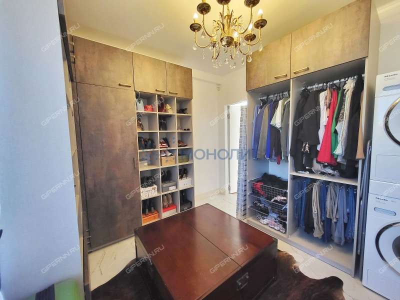 трёхкомнатная квартира на улице Бетанкура дом 6