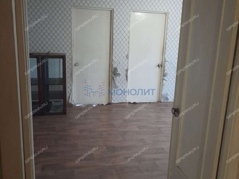 четырёхкомнатная квартира на бульваре 60-летия Октября дом 12