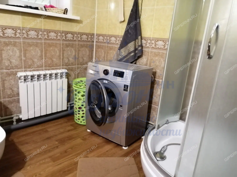 дом на Центральной улице село Криуша