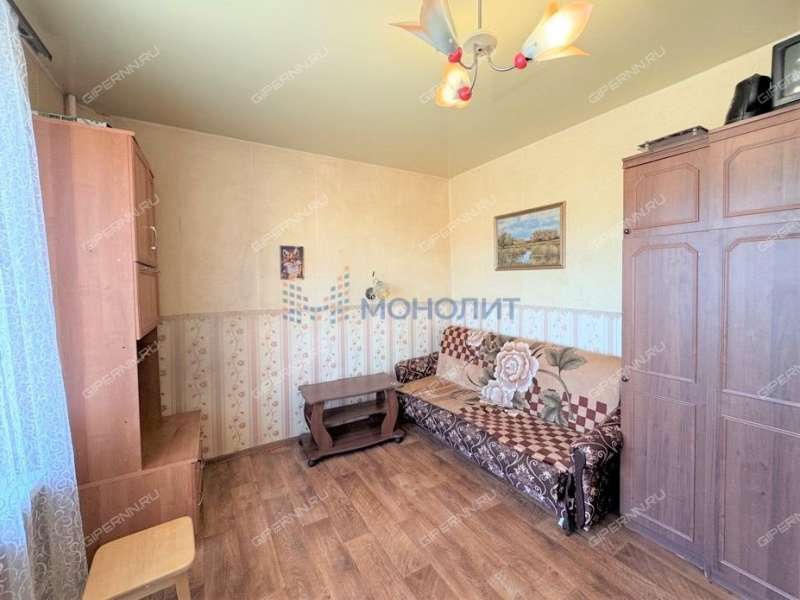 четырёхкомнатная квартира на улице Октябрьской Революции дом 37