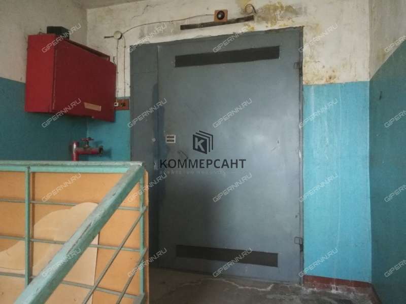 здание под офис, торговую площадь на Торфяной улице