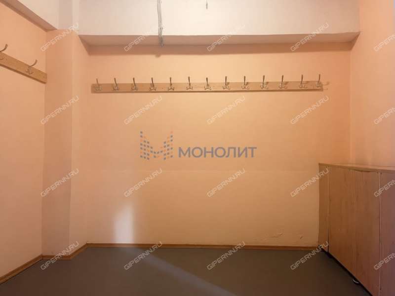 помещение под офис, торговую площадь на Комсомольской улице