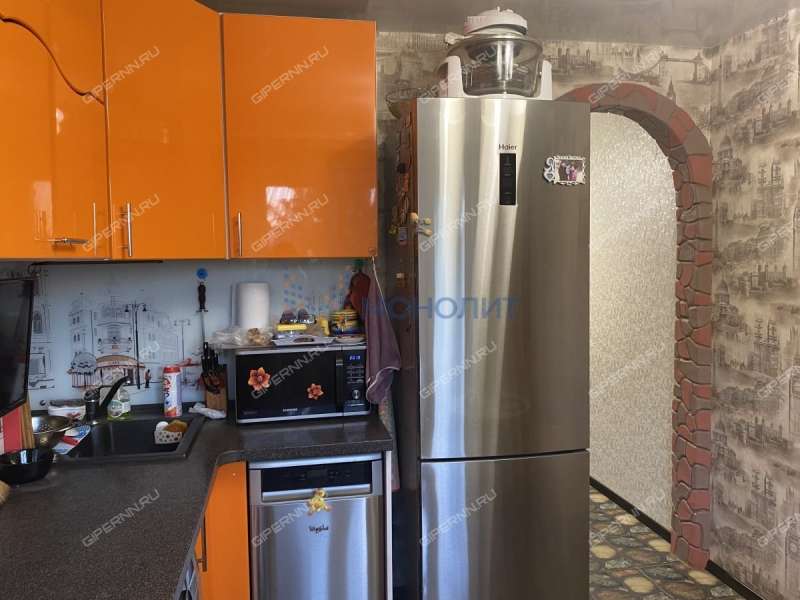 трёхкомнатная квартира на улице Шаляпина дом 20