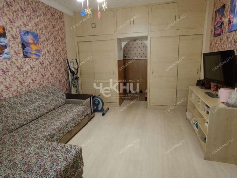 трёхкомнатная квартира на улице Сестёр Рукавишниковых дом 5а