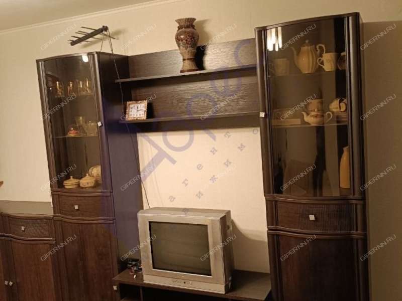 двухкомнатная квартира на бульваре 60-летия Октября дом 13