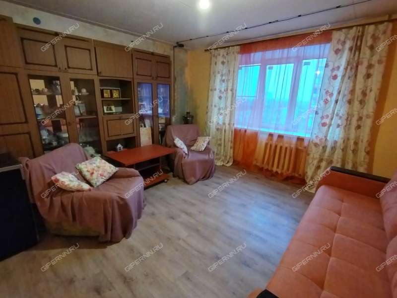 четырёхкомнатная квартира в 2-м микрорайоне дом 3 город Кстово