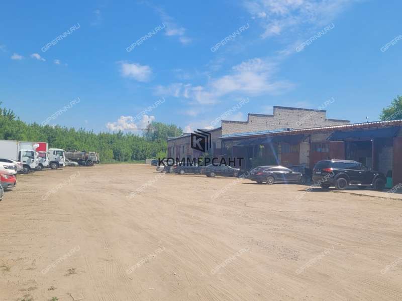 здание под офис, торговую площадь на улице Юлиуса Фучика