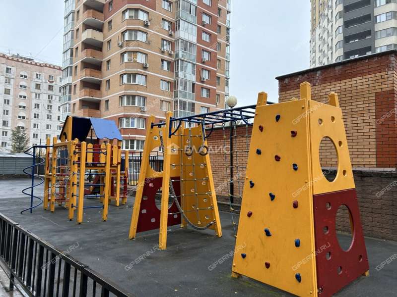 трёхкомнатная квартира на улице Тимирязева дом 7 к1