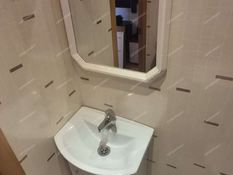 четырёхкомнатная квартира на Керченской улице дом 22