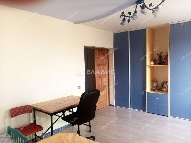 трёхкомнатная квартира на Алексеевской улице дом 20Б