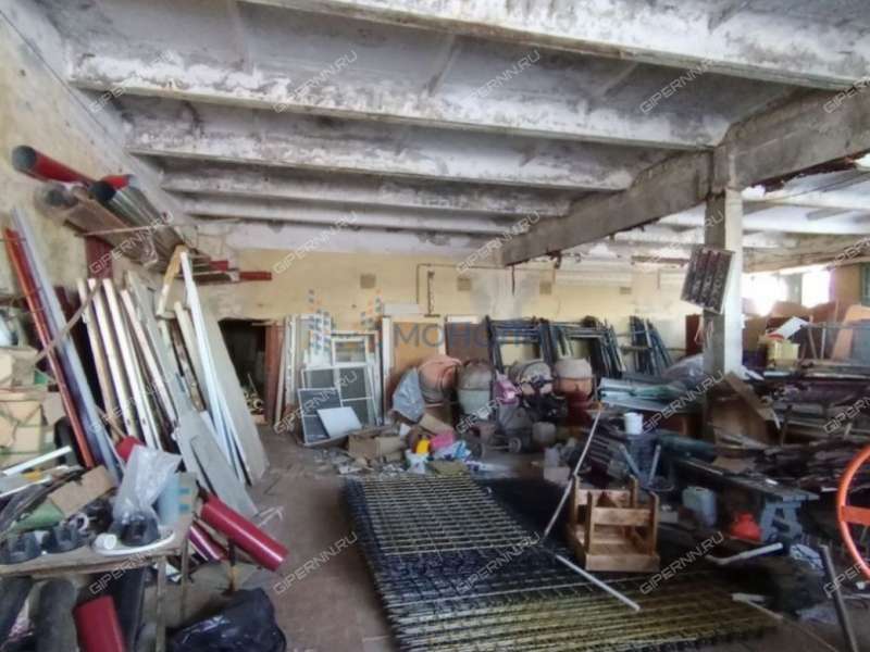 здание под торговую площадь, склад на Молодёжной улице деревня Медведево