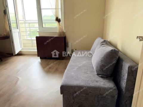 3-komnatnaya-ul-levoberezhnaya-d-5 фото