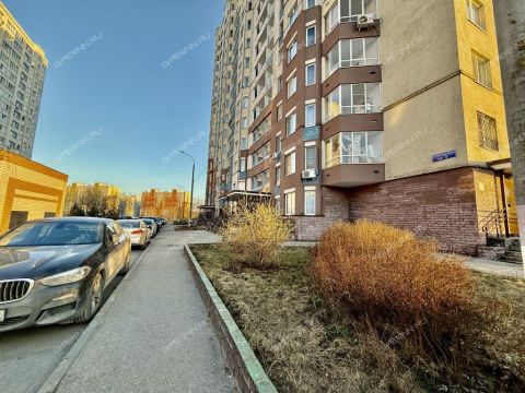 2-komnatnaya-ul-geroya-shnitnikova-d-3 фото