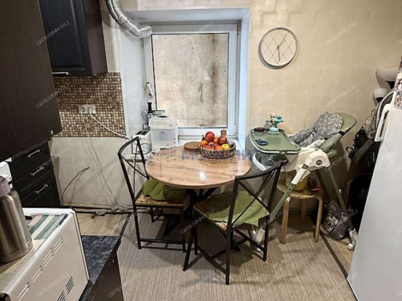 двухкомнатная квартира на Почаинской улице дом 11