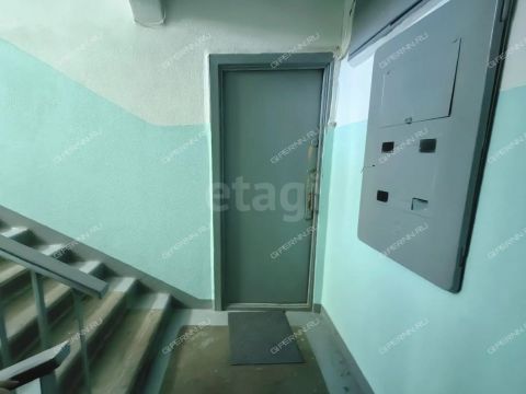 2-komnatnaya-ul-voennyh-komissarov-d-3 фото