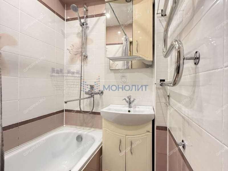 трёхкомнатная квартира на улице Героя Советского Союза Усилова дом 3