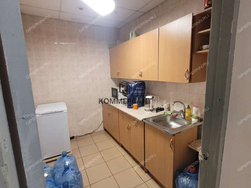 здание под офис, торговую площадь на Памирской улице