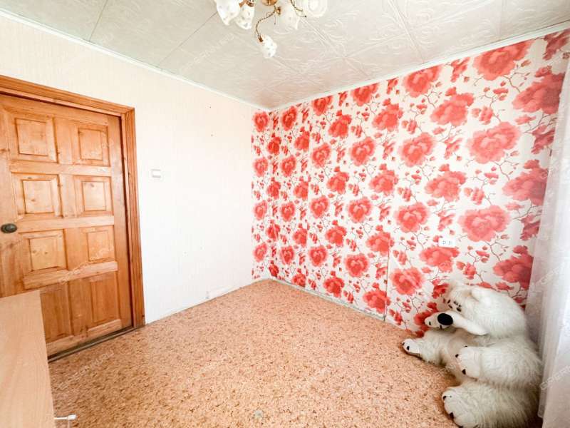 трёхкомнатная квартира в 2-м микрорайоне дом 30 город Бор