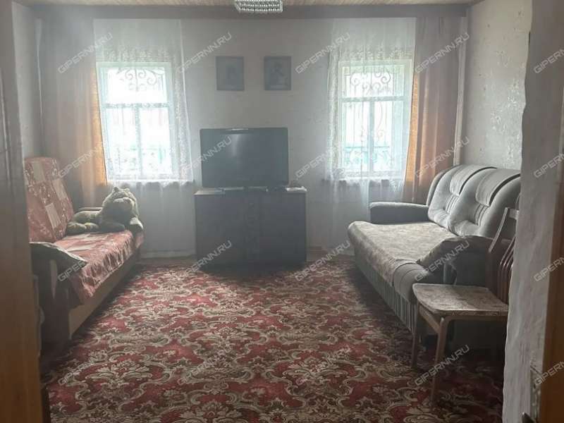 дом на Центральной улице село Лакша