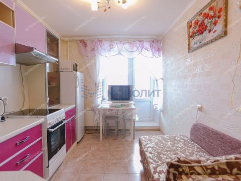 1-komnatnaya-ul-vyatskaya-d-7 фото