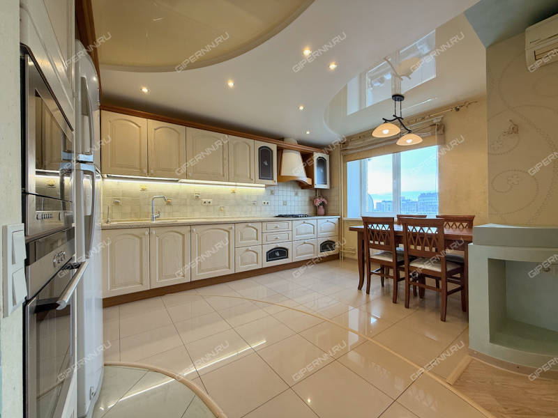 трёхкомнатная квартира на Деловой улице дом 22 к2