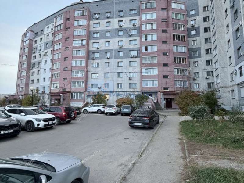 четырёхкомнатная квартира на проспекте Победы дом 14 город Кстово