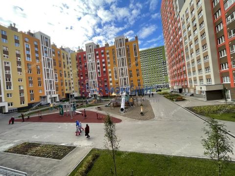 4-komnatnaya-ul-romantikov-d-13 фото