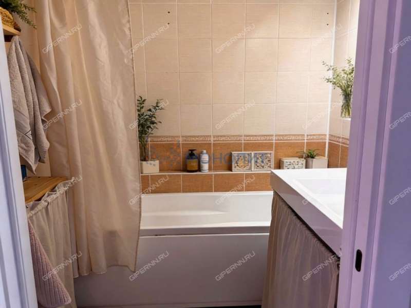 двухкомнатная квартира на улице Александра Хохлова дом 1