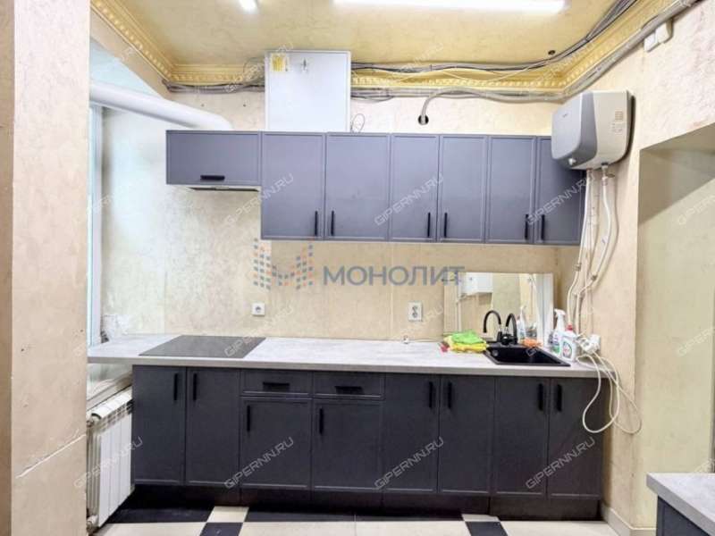 помещение под офис, торговую площадь на улице Чкалова