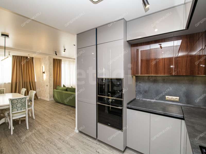 трёхкомнатная квартира на улице Маршала Баграмяна дом 3