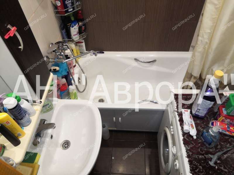 трёхкомнатная квартира на улице Голубева дом 4