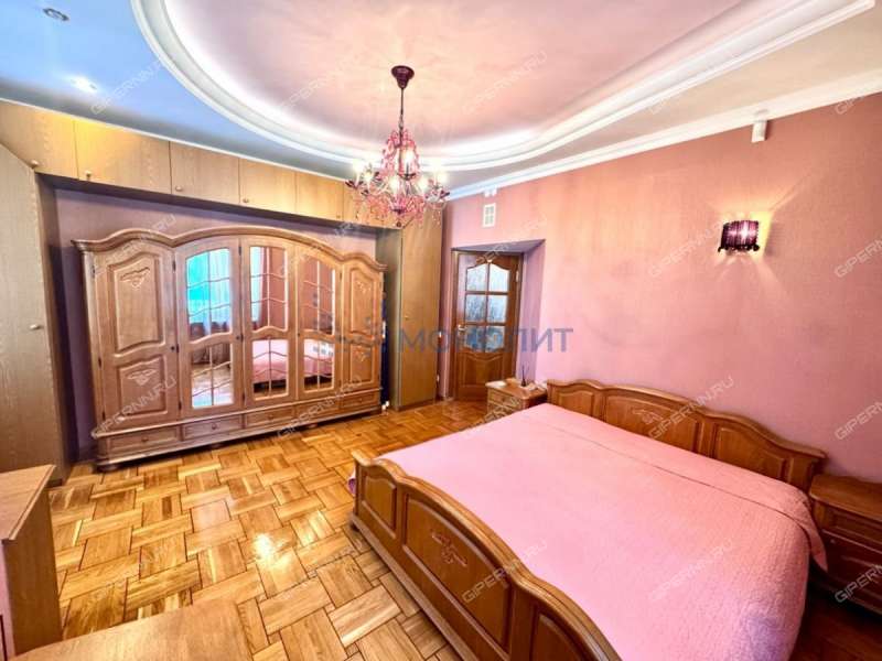 трёхкомнатная квартира на Верхне-Волжской набережной дом 17