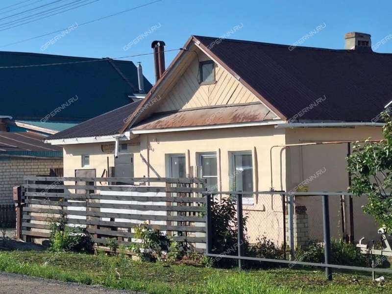 дом на Центральной улице