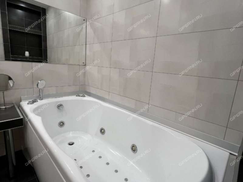 трёхкомнатная квартира на Большой Покровской улице дом 35а