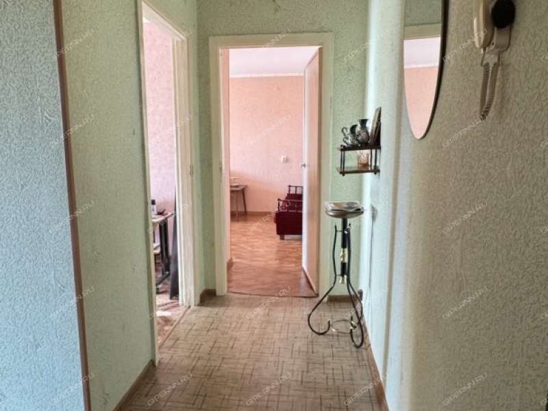 двухкомнатная квартира в 2-м микрорайоне дом 13 город Кстово