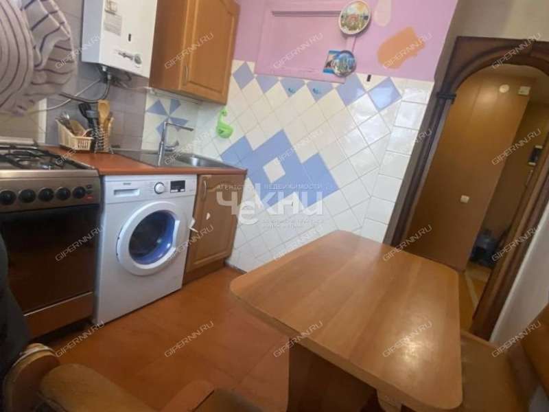 четырёхкомнатная квартира на Львовской улице дом 3