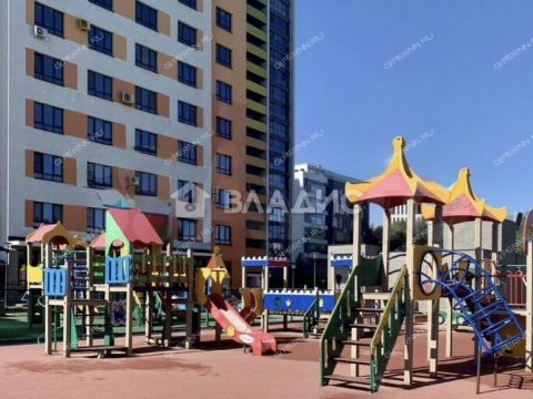 3-komnatnaya-ul-rodionova-d-192-k3 фото